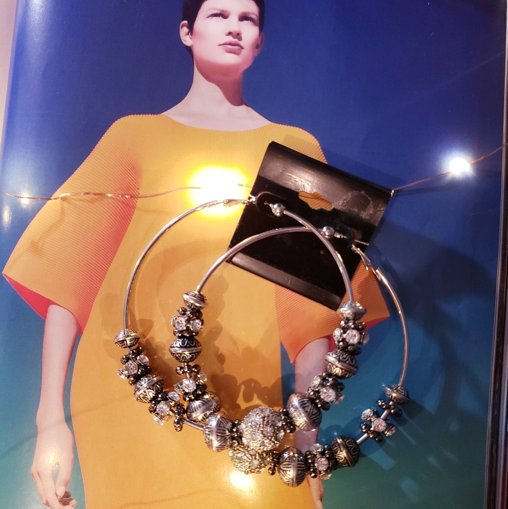 Gorgeous silver shiny Hoops Earrings